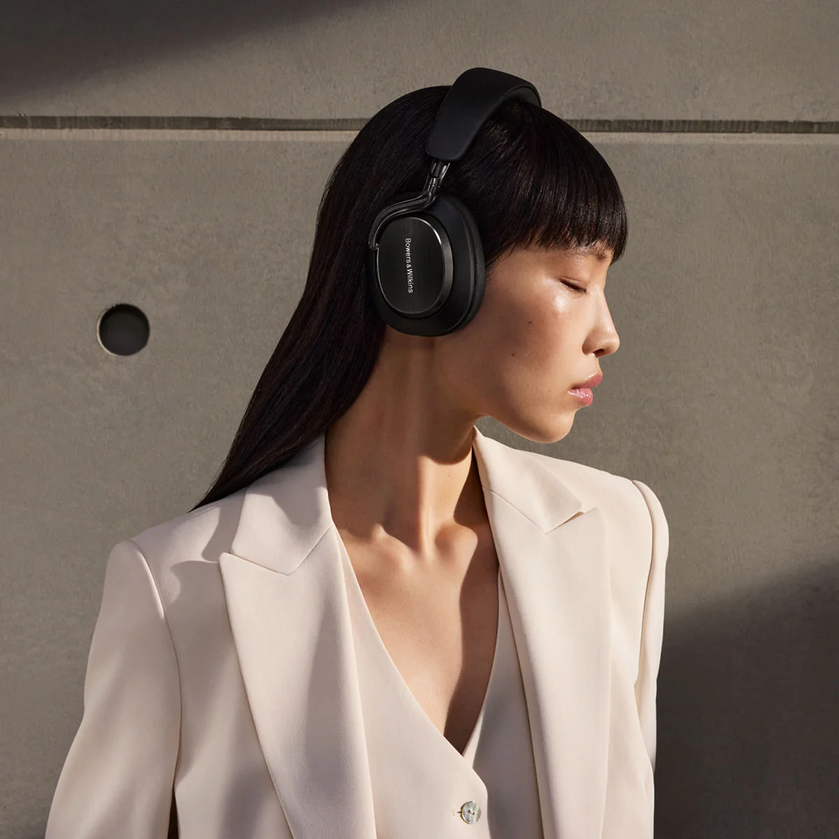 Bowers & Wilkins Px8 S2 Wireless Headphones - Image 12