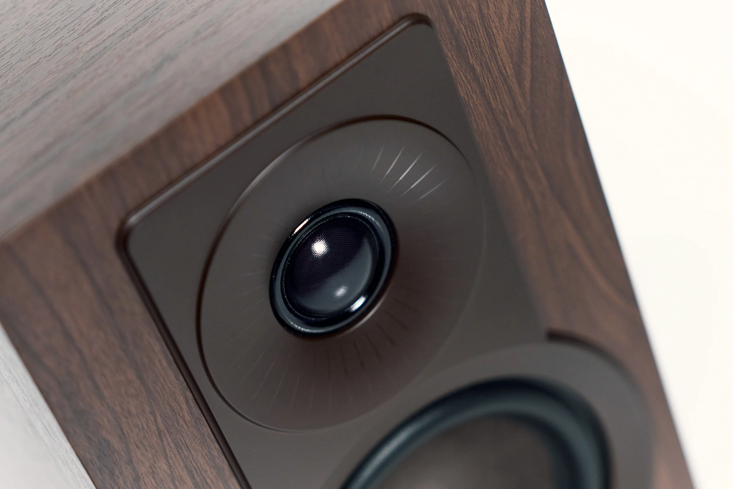 DALI KUPID Compact High-Performance Hi-Fi Bookshelf Speaker - Image 4