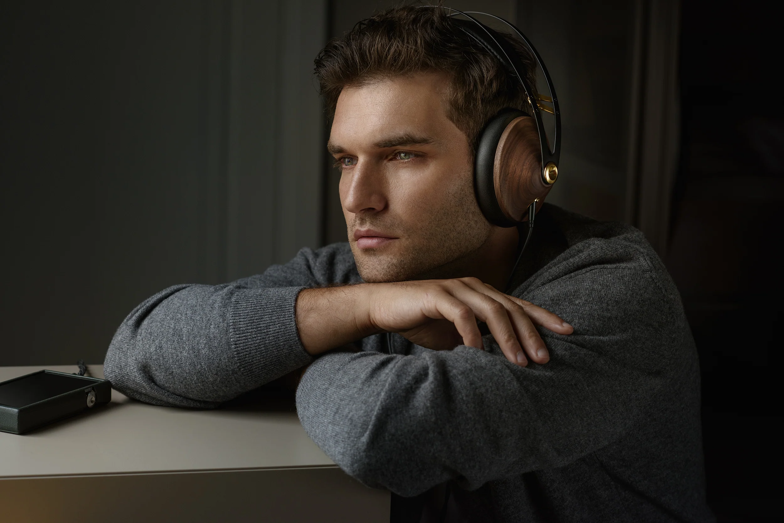Meze Audio 99 Classics V2 Over Ear Headphones - Image 11