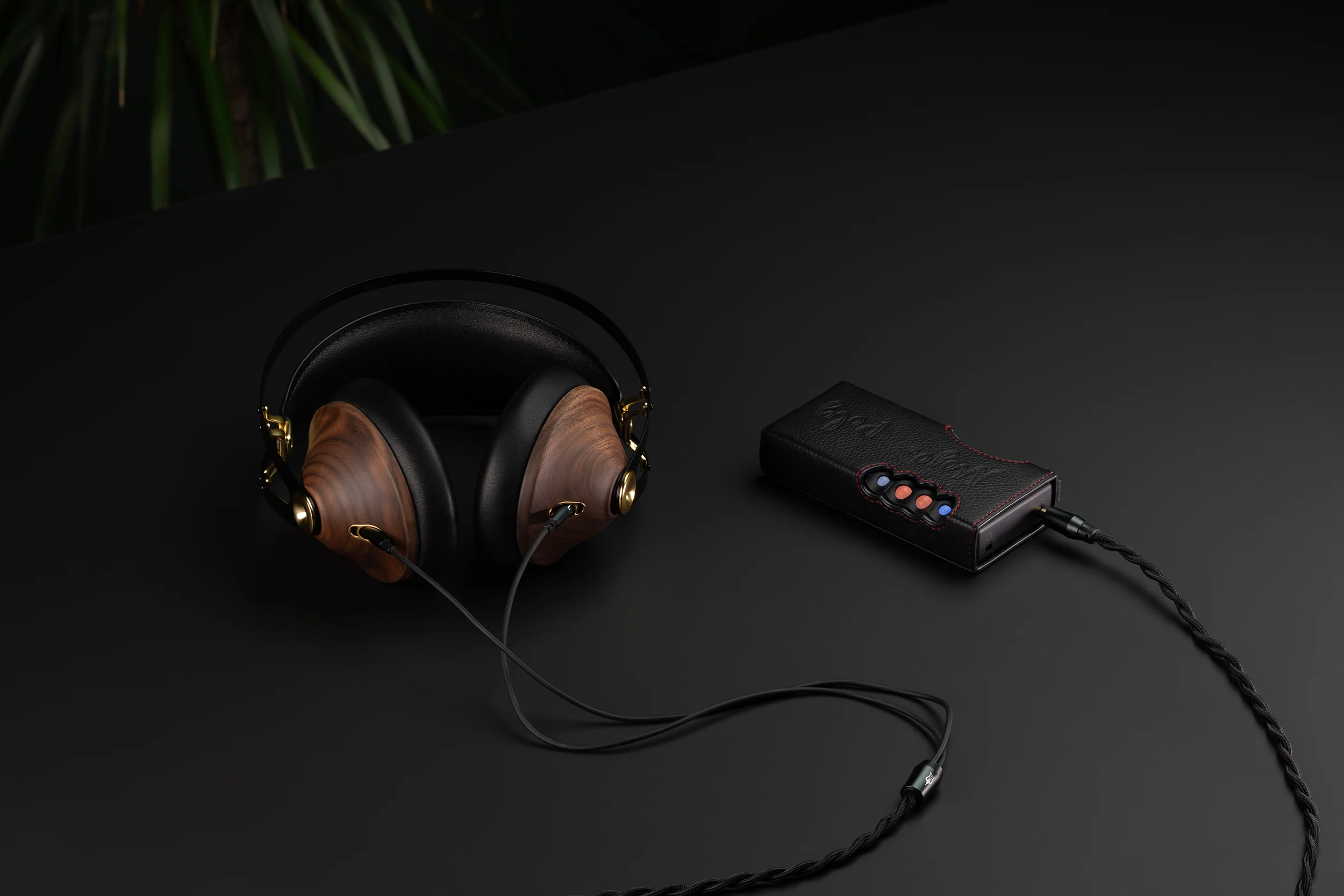 Meze Audio 99 Classics V2 Over Ear Headphones - Image 12
