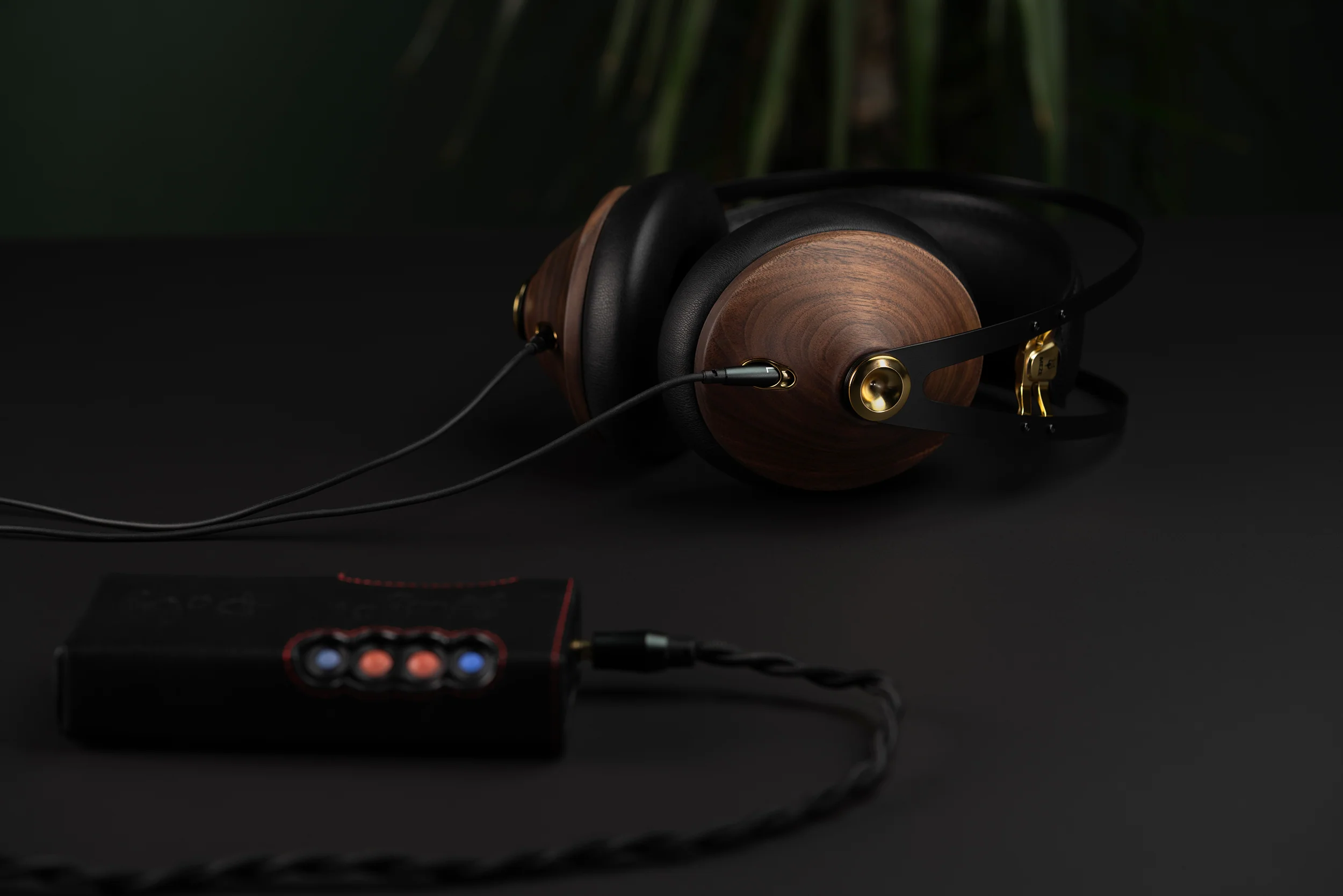 Meze Audio 99 Classics V2 Over Ear Headphones - Image 13