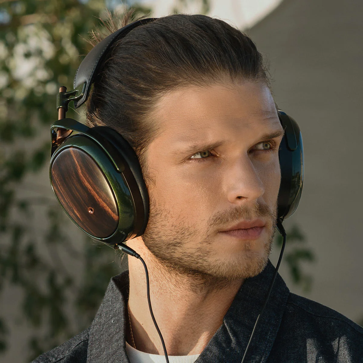 Meze Audio Strada Dynamic Closed Back Circumaural Headphones (Green Copper) - Image 5