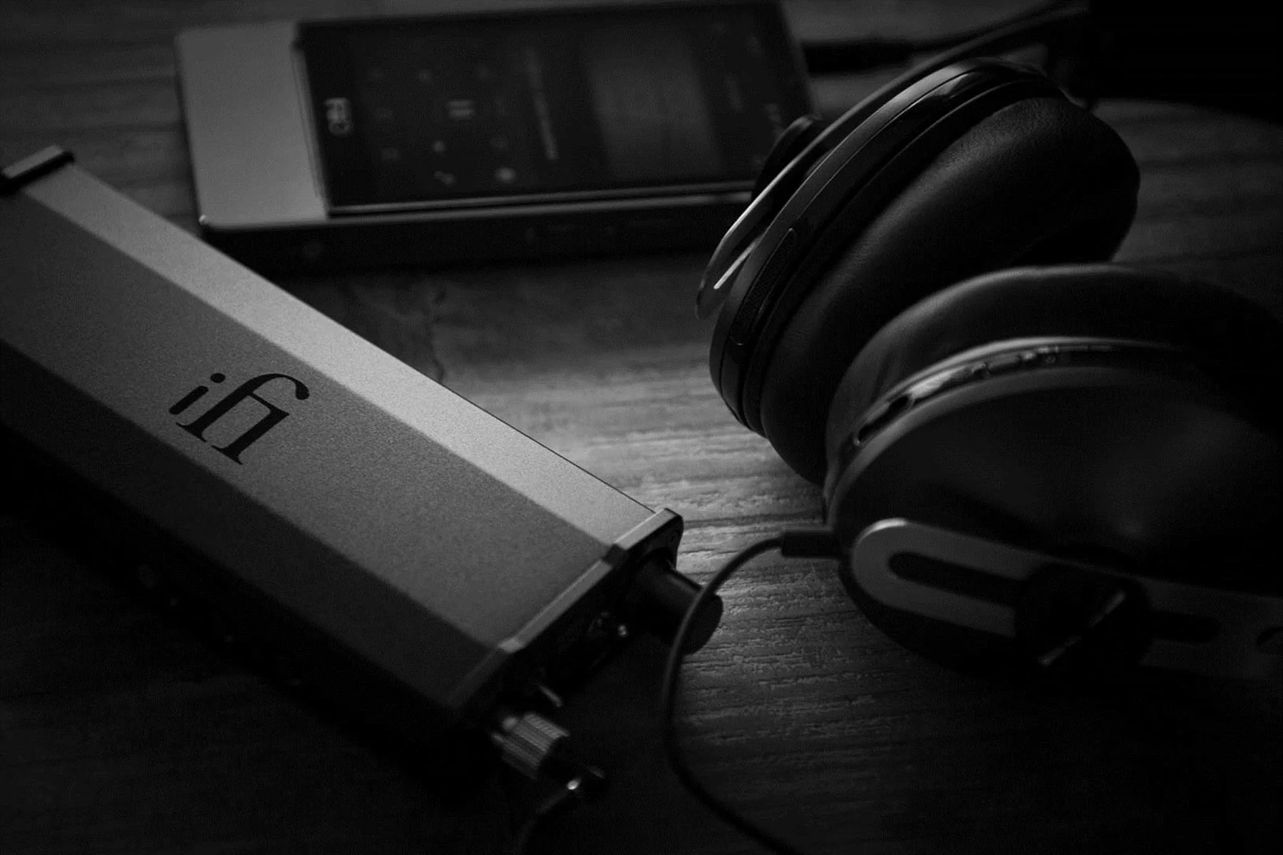 iFi Audio Micro iDSD Black Label Combo Desktop DAC and Headphone Amplifier - Image 4
