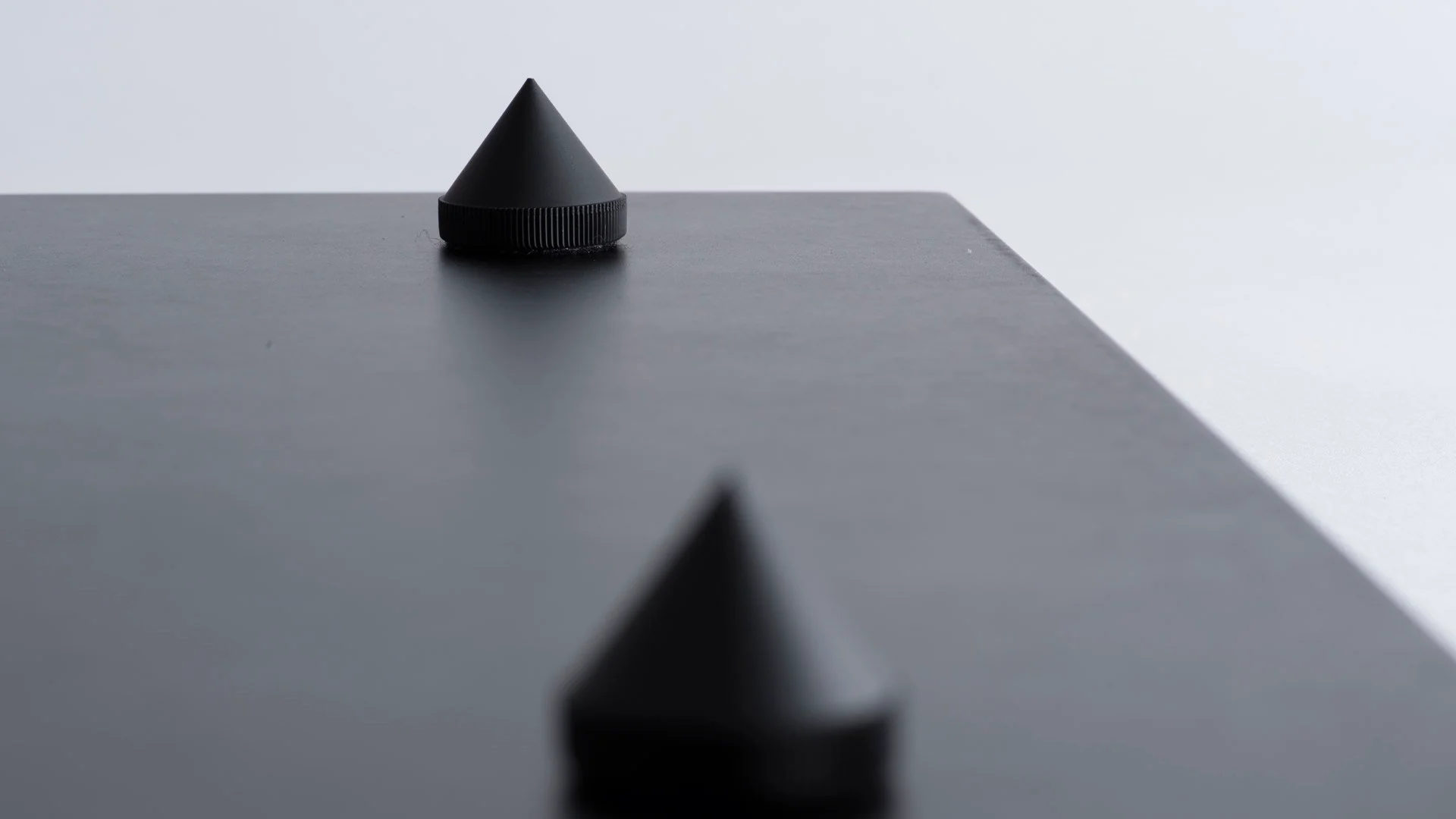 Pro-Ject Ground it E Turntable Isolation Platform - Image 2