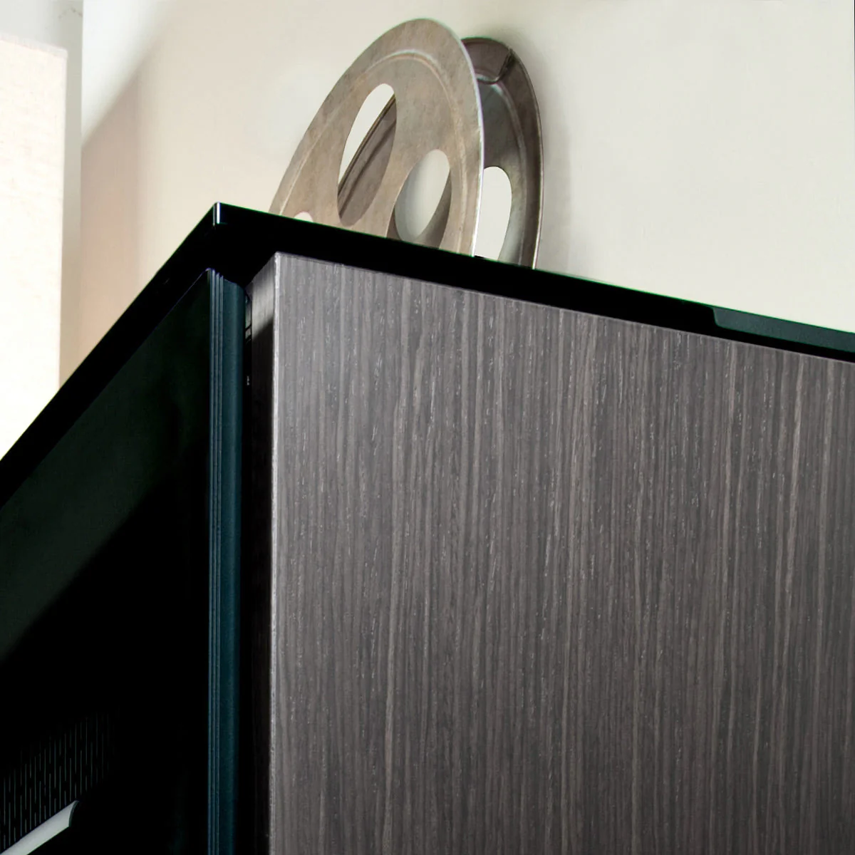Salamander Chameleon Oslo 221 Twin Corner AV Cabinet (Black Oak with Smoked Glass & Black Glass Top) - Image 2