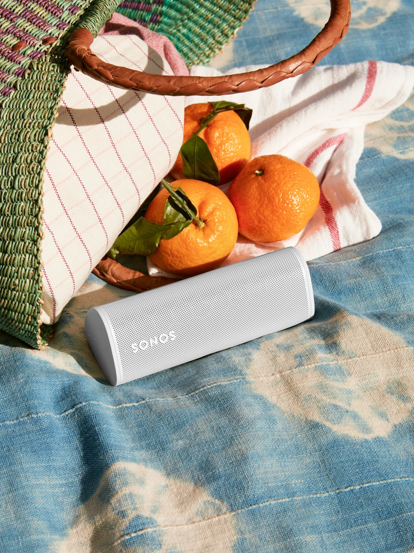 Sonos Roam Charging Set with Portable Speaker & Wireless Charger Set - Image 4
